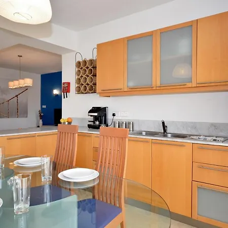 Guest house City Living Tk3 Rm 5 Saint Julian's