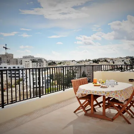 City Living Tk3 Rm 5 St. Julian's